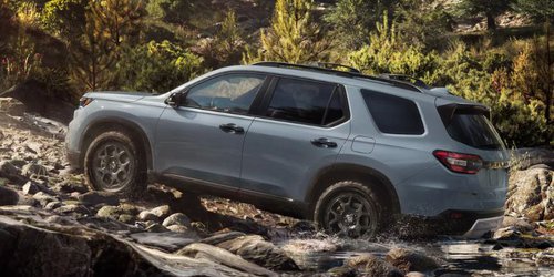 2025-honda-pilot_landing_4.jpg